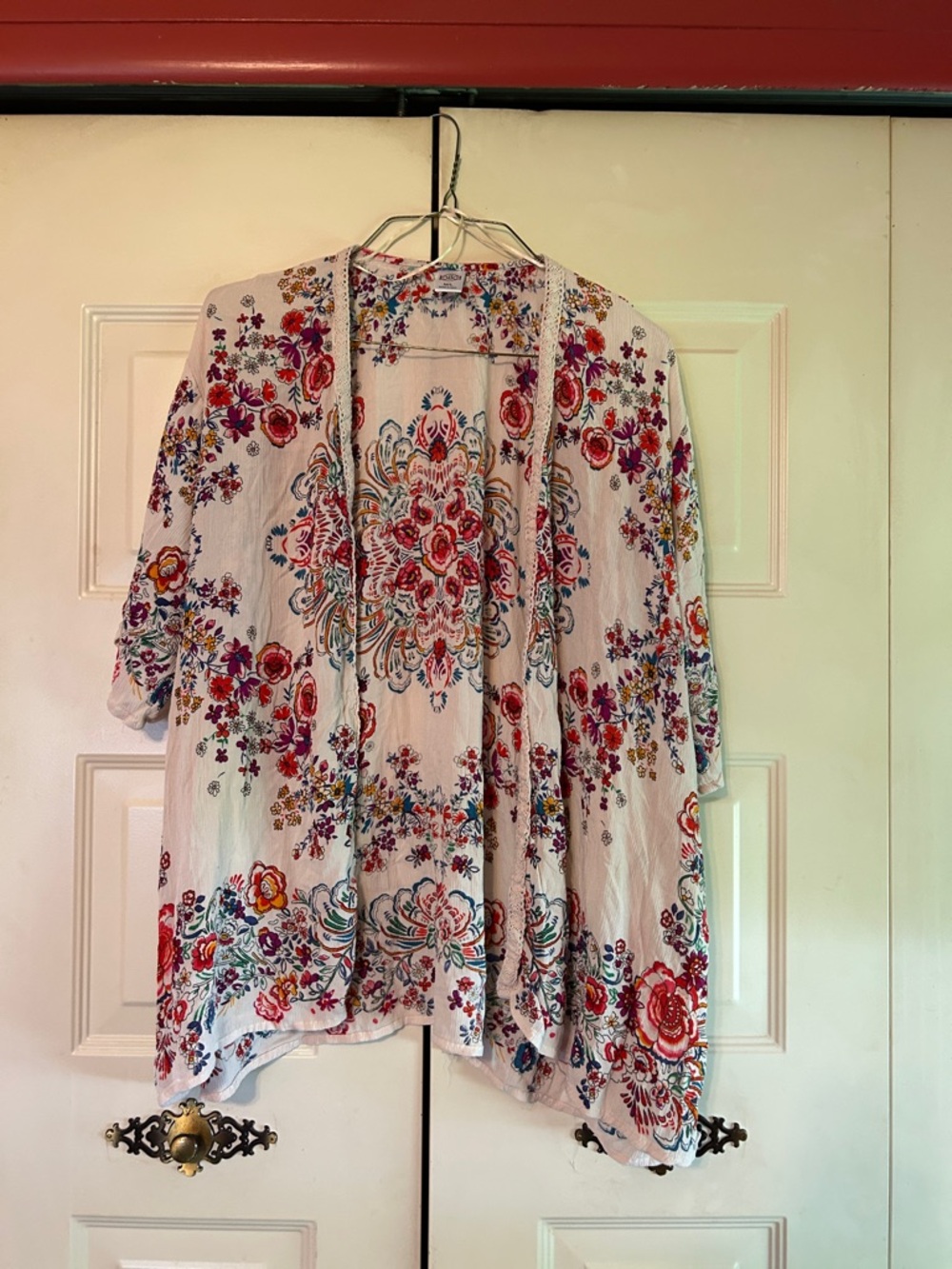 Bila Floral Print kimono in Cream with Multicolor Accents